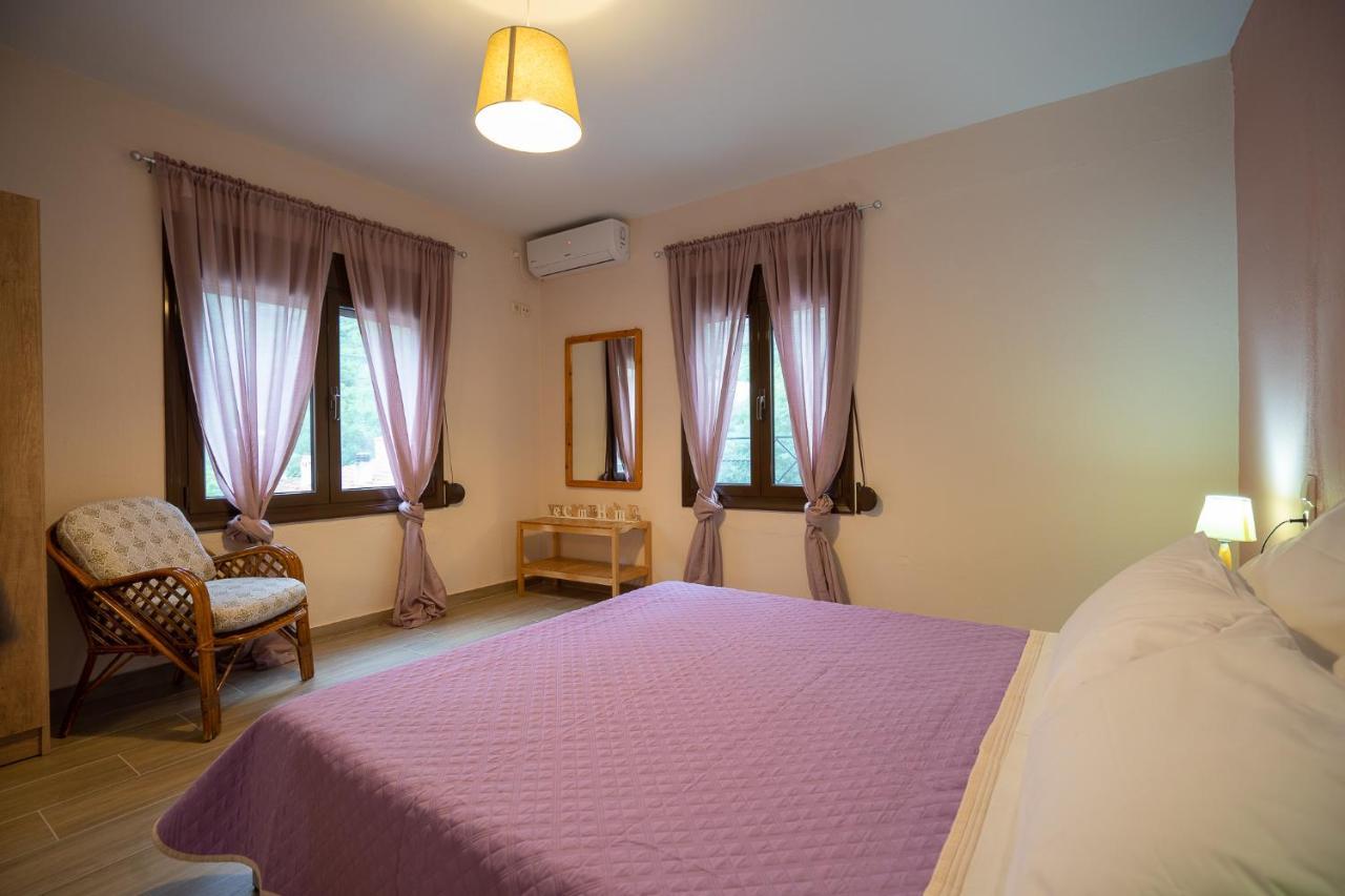 The House Under The Rocks Of Meteora 1 Apartment กาลัมปากา ภายนอก รูปภาพ